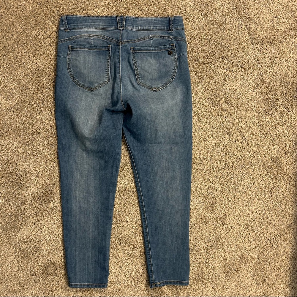 Democracy Jeans Womens Sz 10 Ab Solution Cropped Mid Rise Blue Medium Wash Denim - Picture 2 of 5